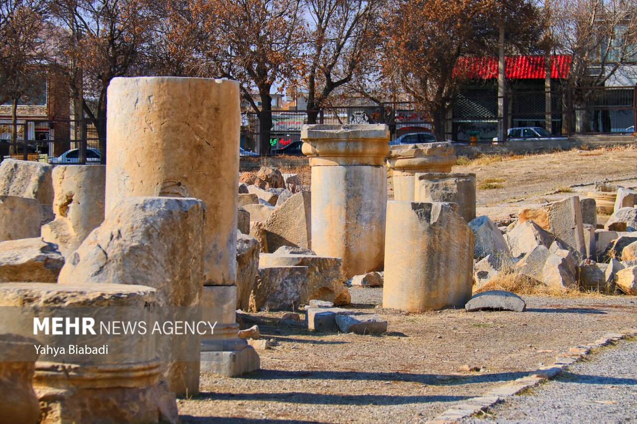 نمایشگاه تاریخ و احساس کهن در دومین بنای سنگی ایران