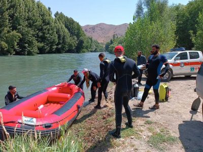 عملیات جستجو برای خانم ۲۹ساله غرق شده در زاینده رود شهرستان سامان ادامه دارد