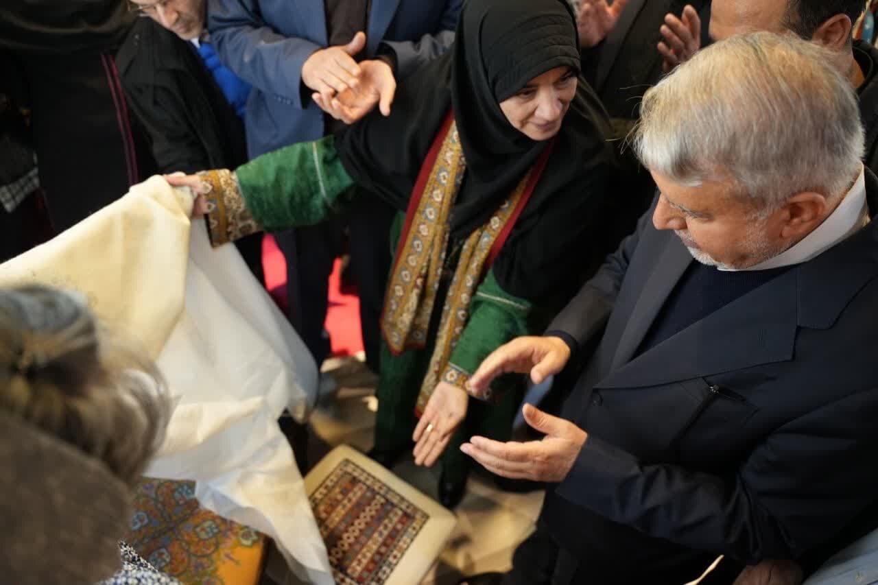 سه اثر شاخص صنایع دستی کرمان در نمایشگاه تهران رونمایی شد - خبرگزاری مهر | اخبار ایران و جهان