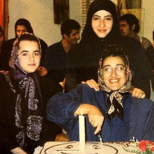عکس/نعیمه نظام دوست و فاطمه هاشمی در دهه ۷۰
